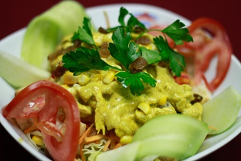 Körili tavuk salatası